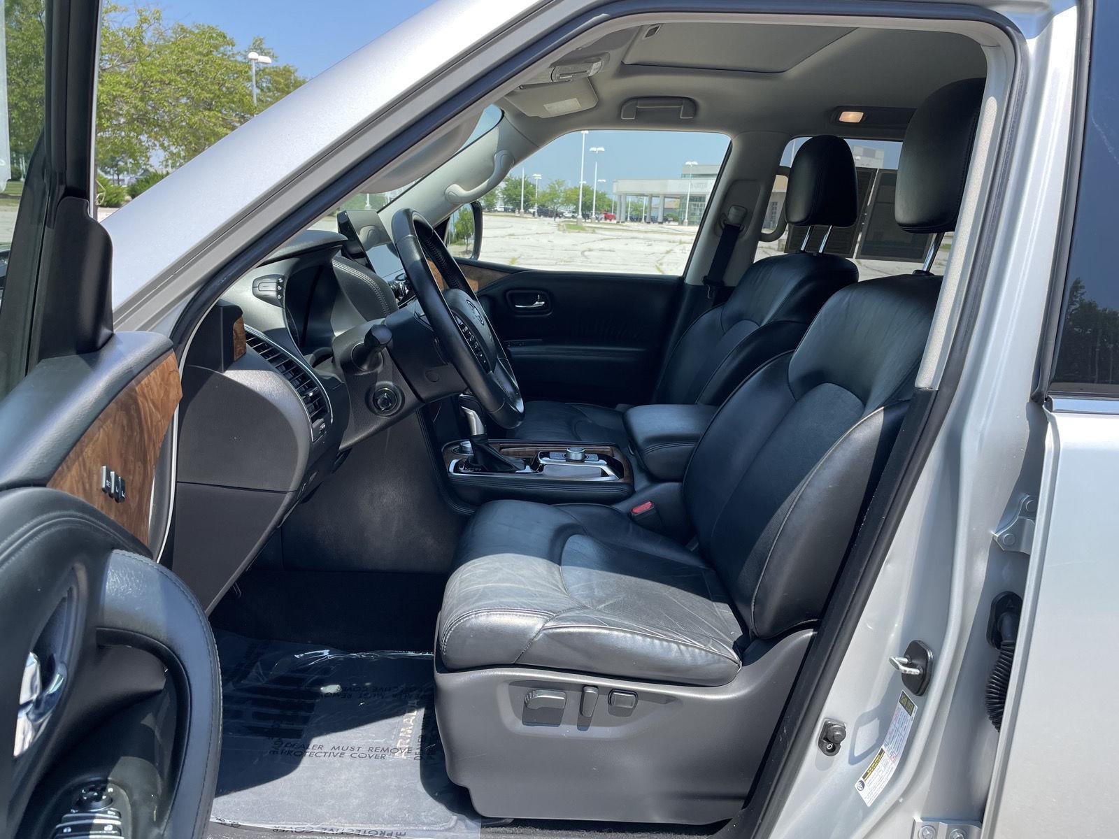 Vehicle photo 17