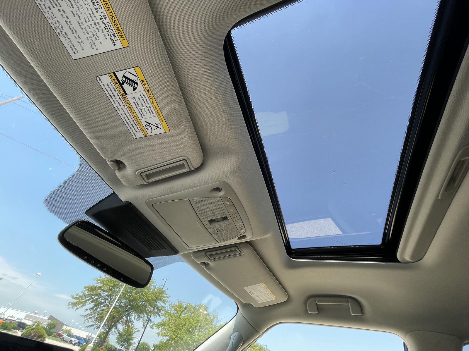 Vehicle photo 22