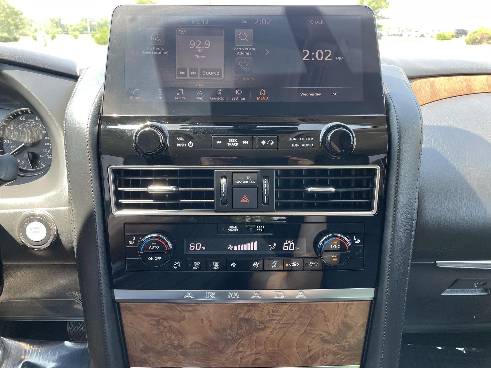 Vehicle photo 23