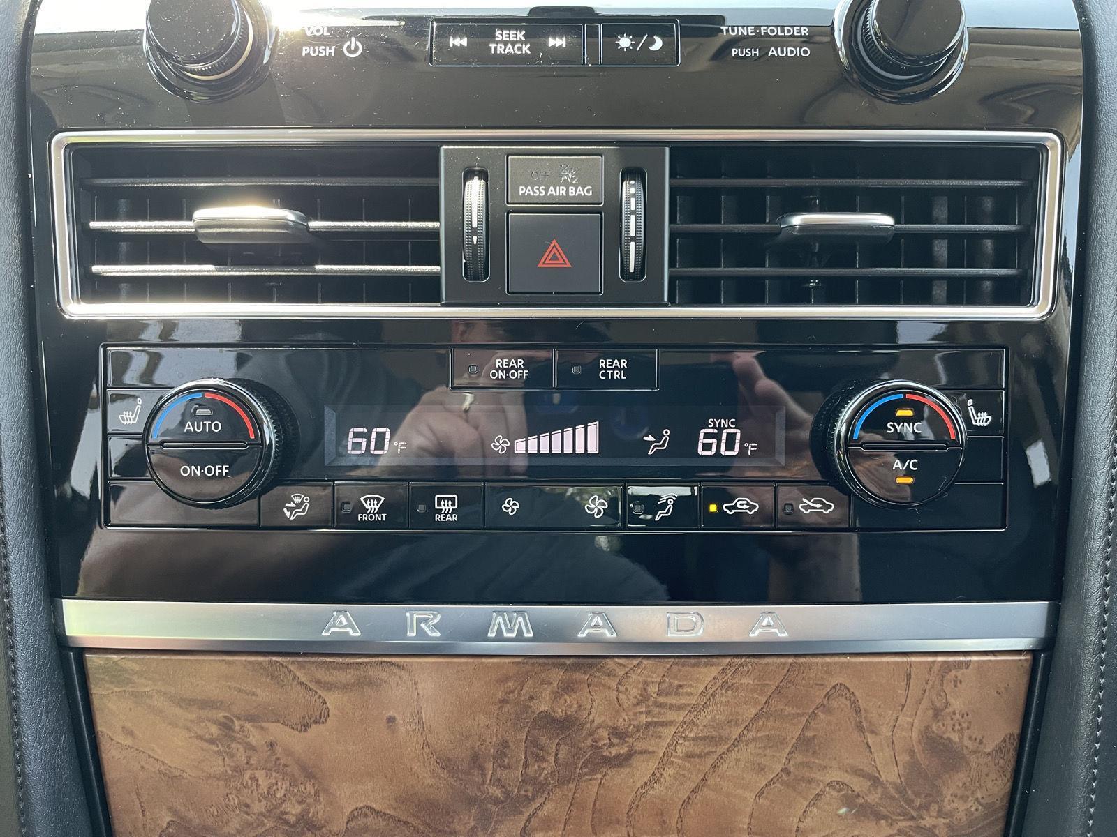 Vehicle photo 28
