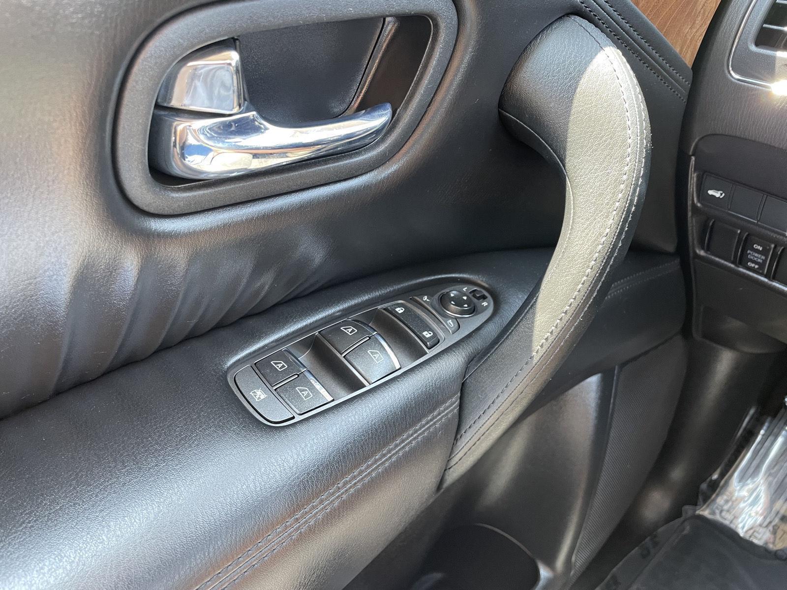 Vehicle photo 31