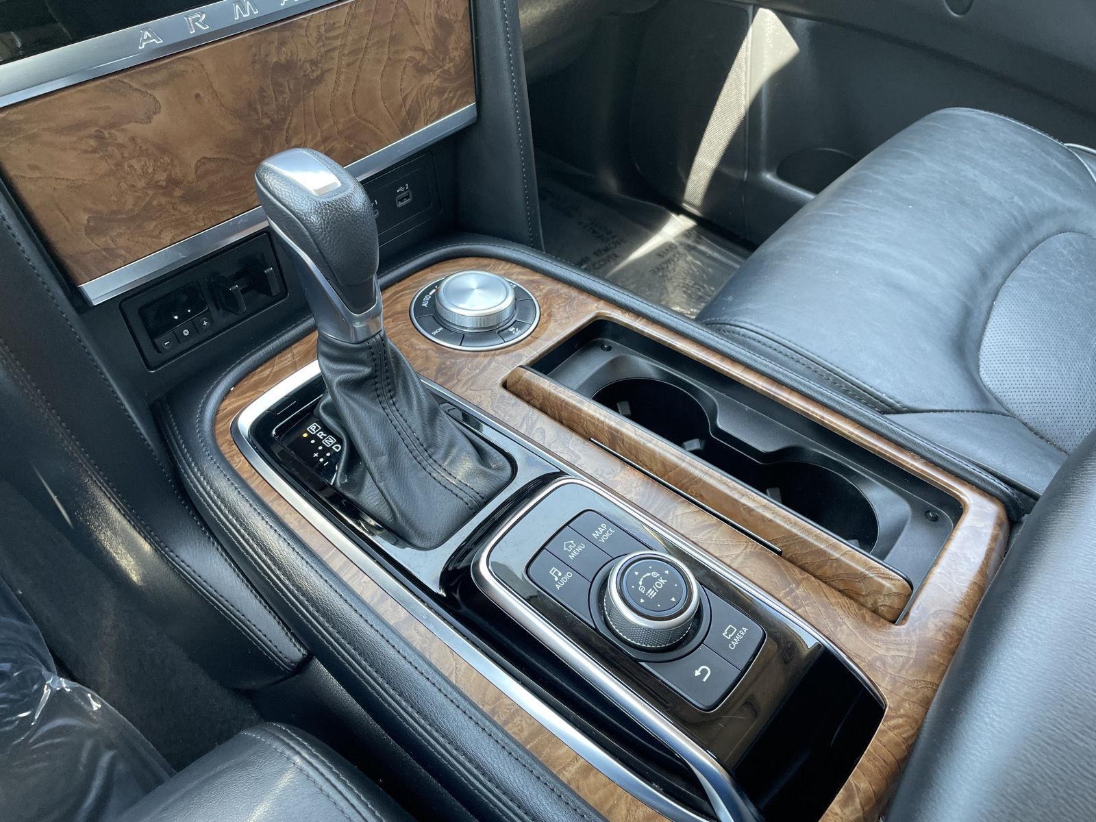 Vehicle photo 32