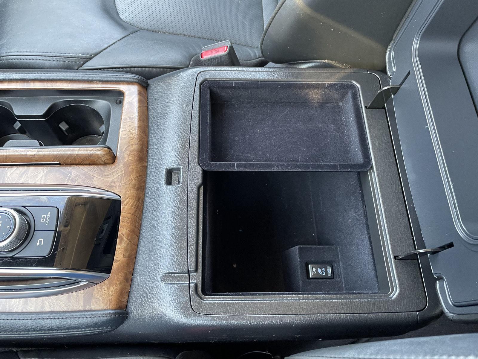 Vehicle photo 33