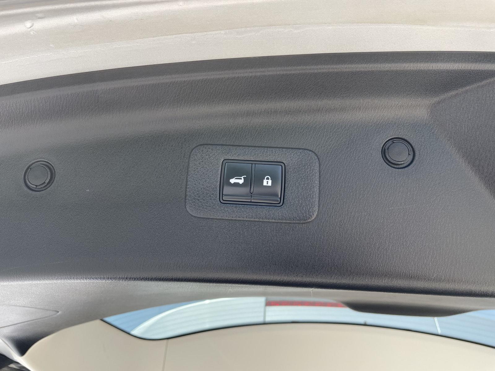 Vehicle photo 38
