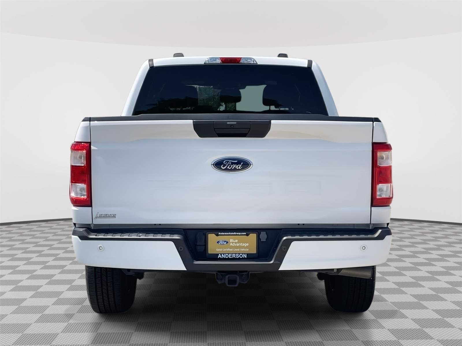 Vehicle photo 8