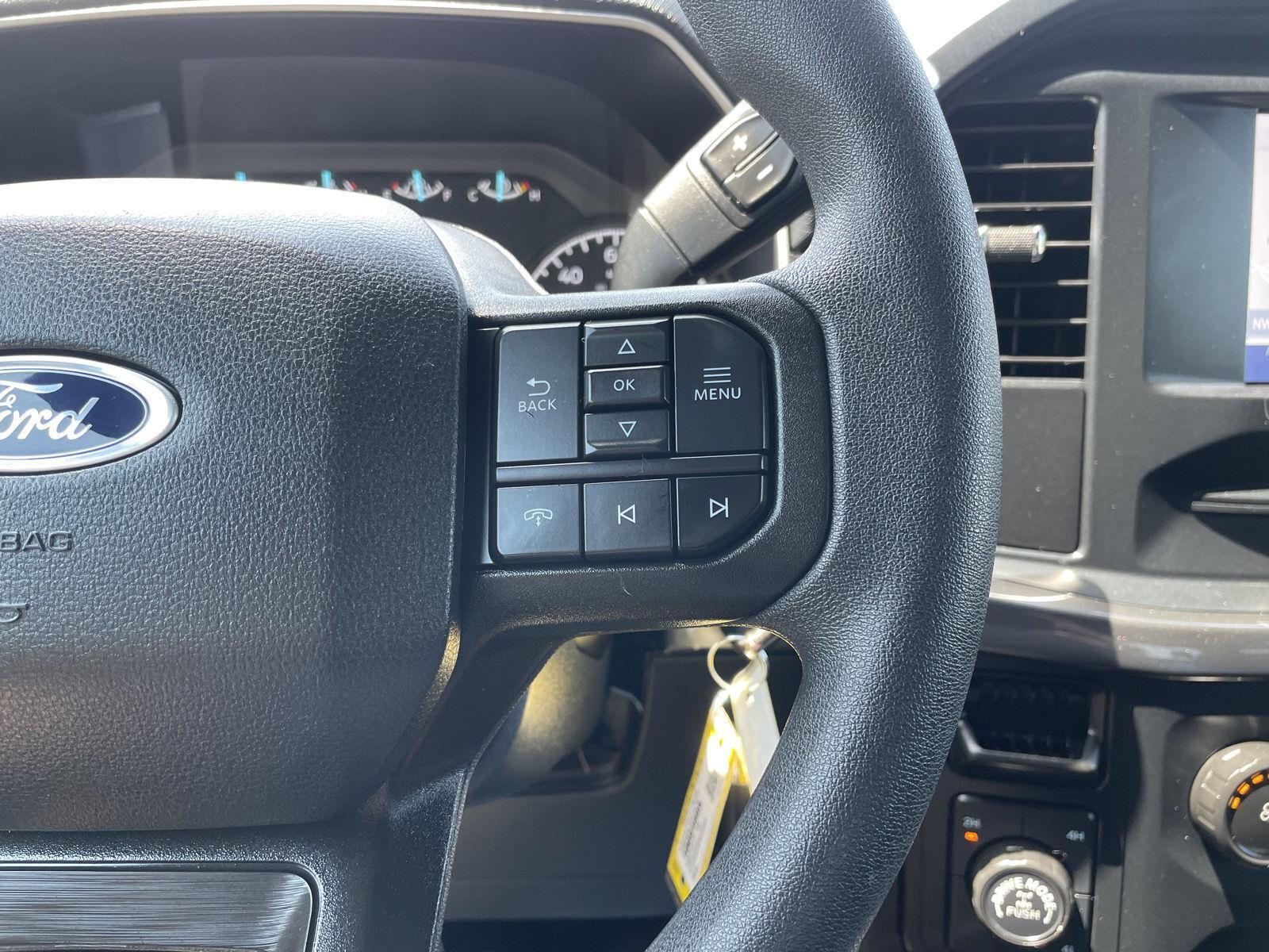 Vehicle photo 14