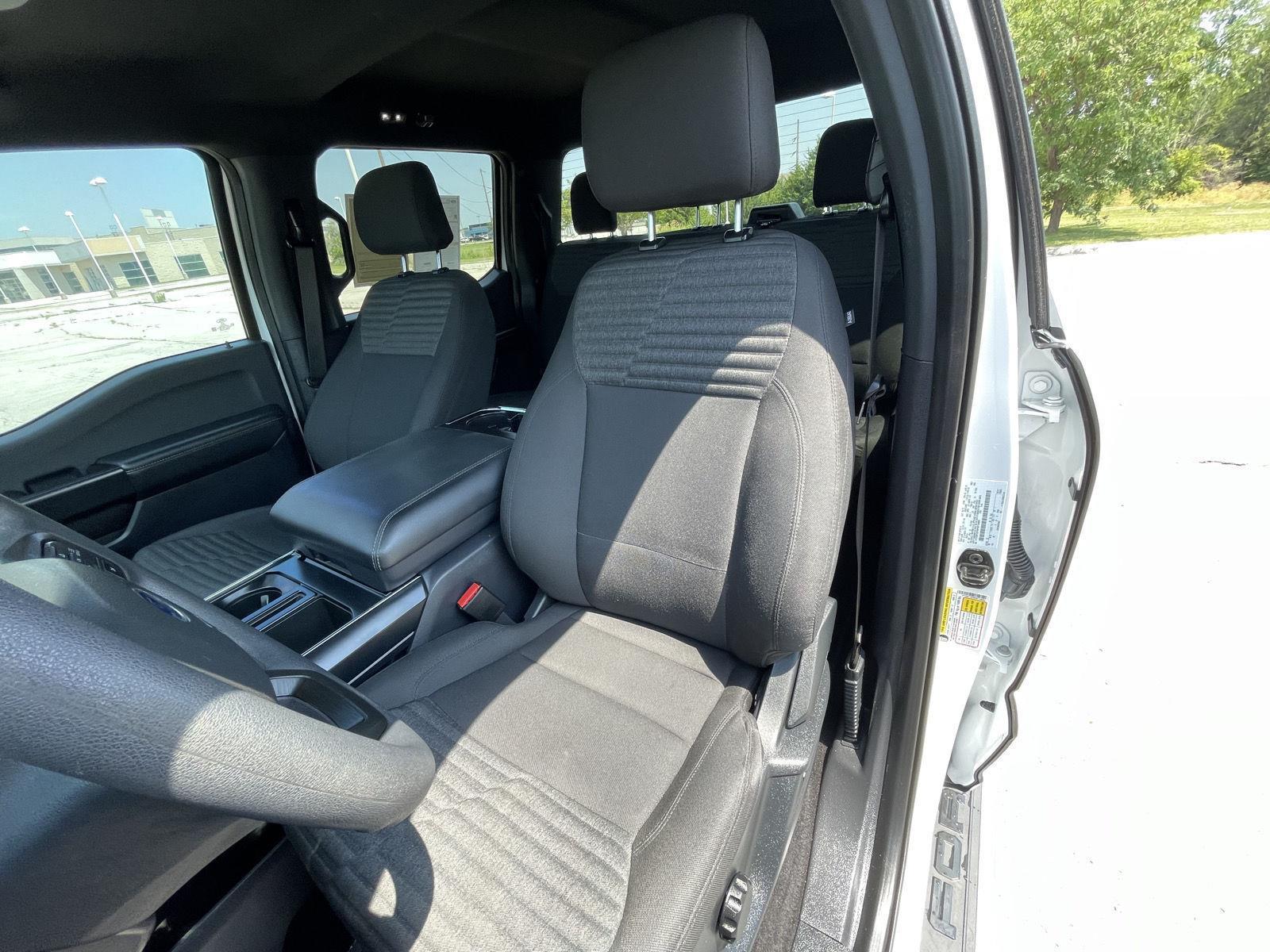 Vehicle photo 18