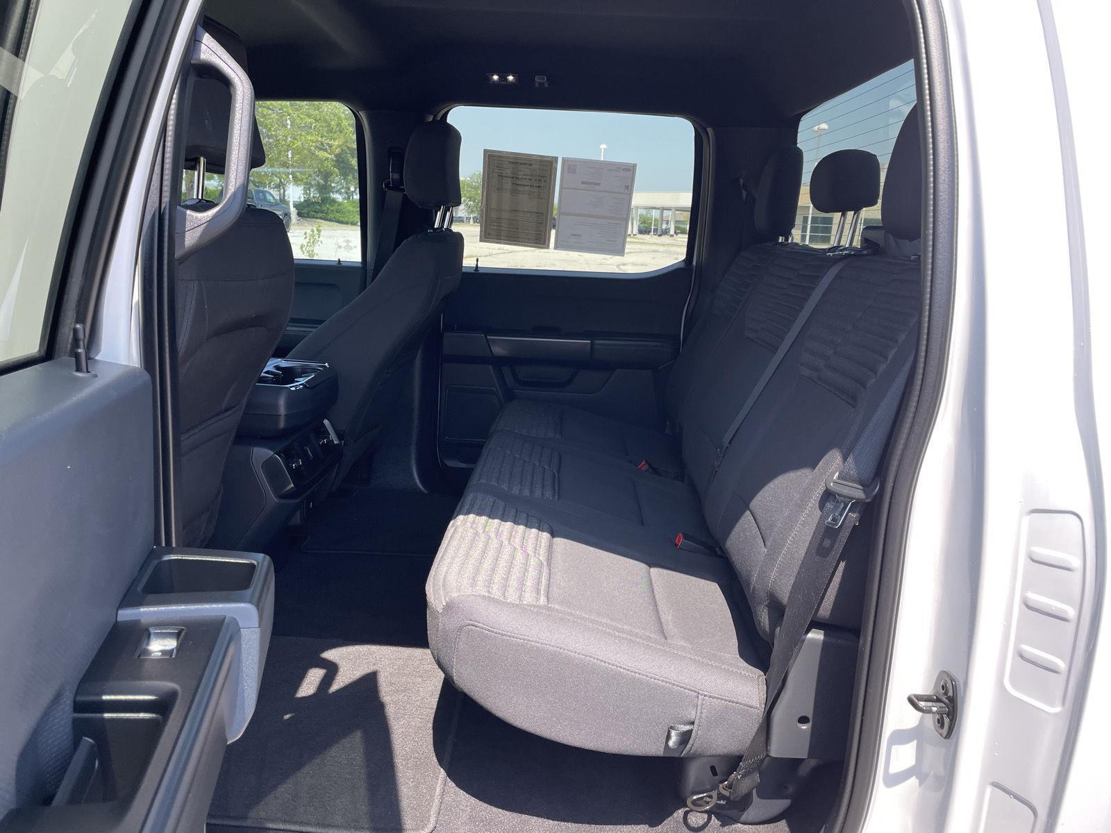 Vehicle photo 20
