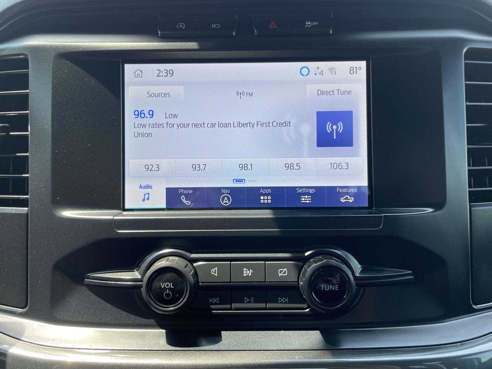 Vehicle photo 25