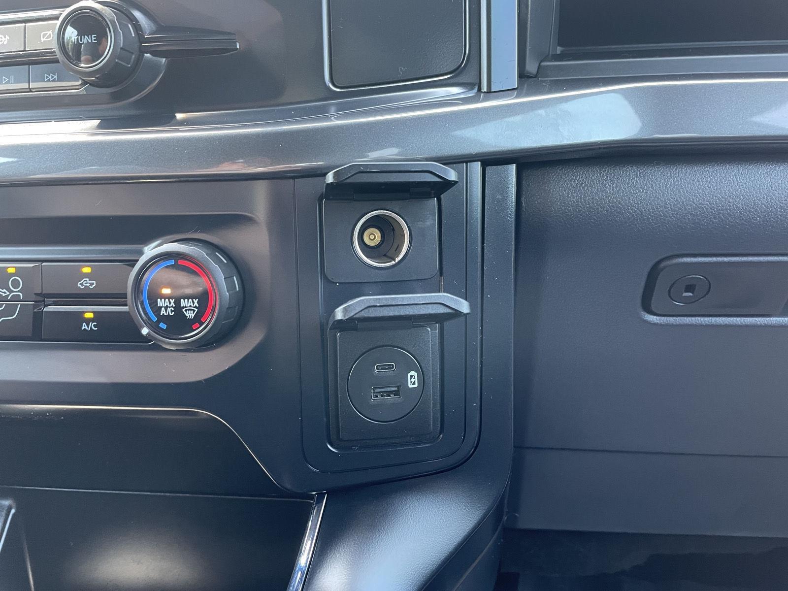 Vehicle photo 29