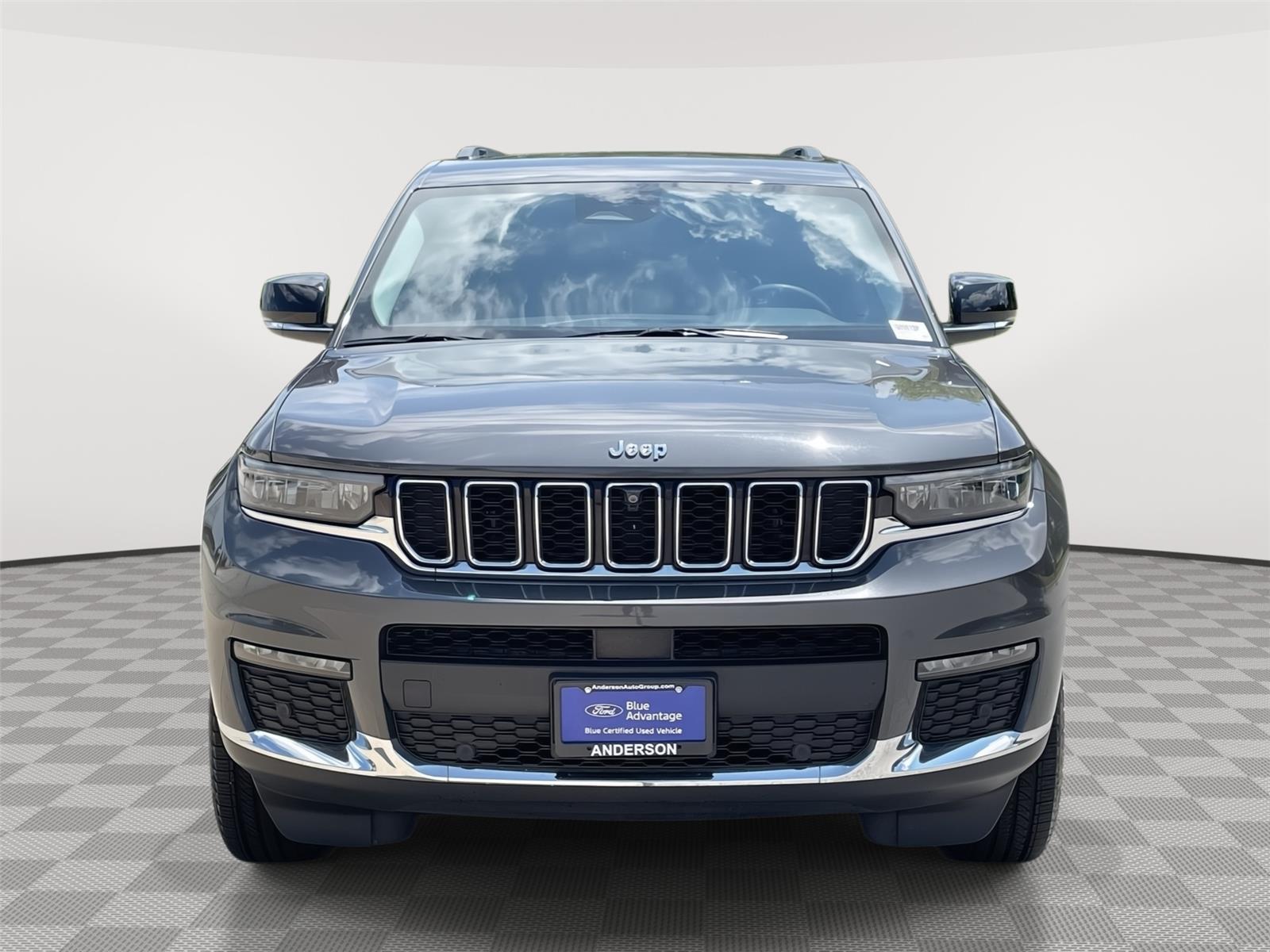 Vehicle photo 4