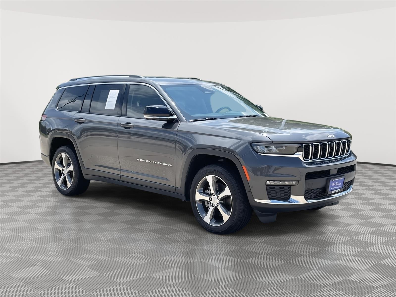 Vehicle photo 5