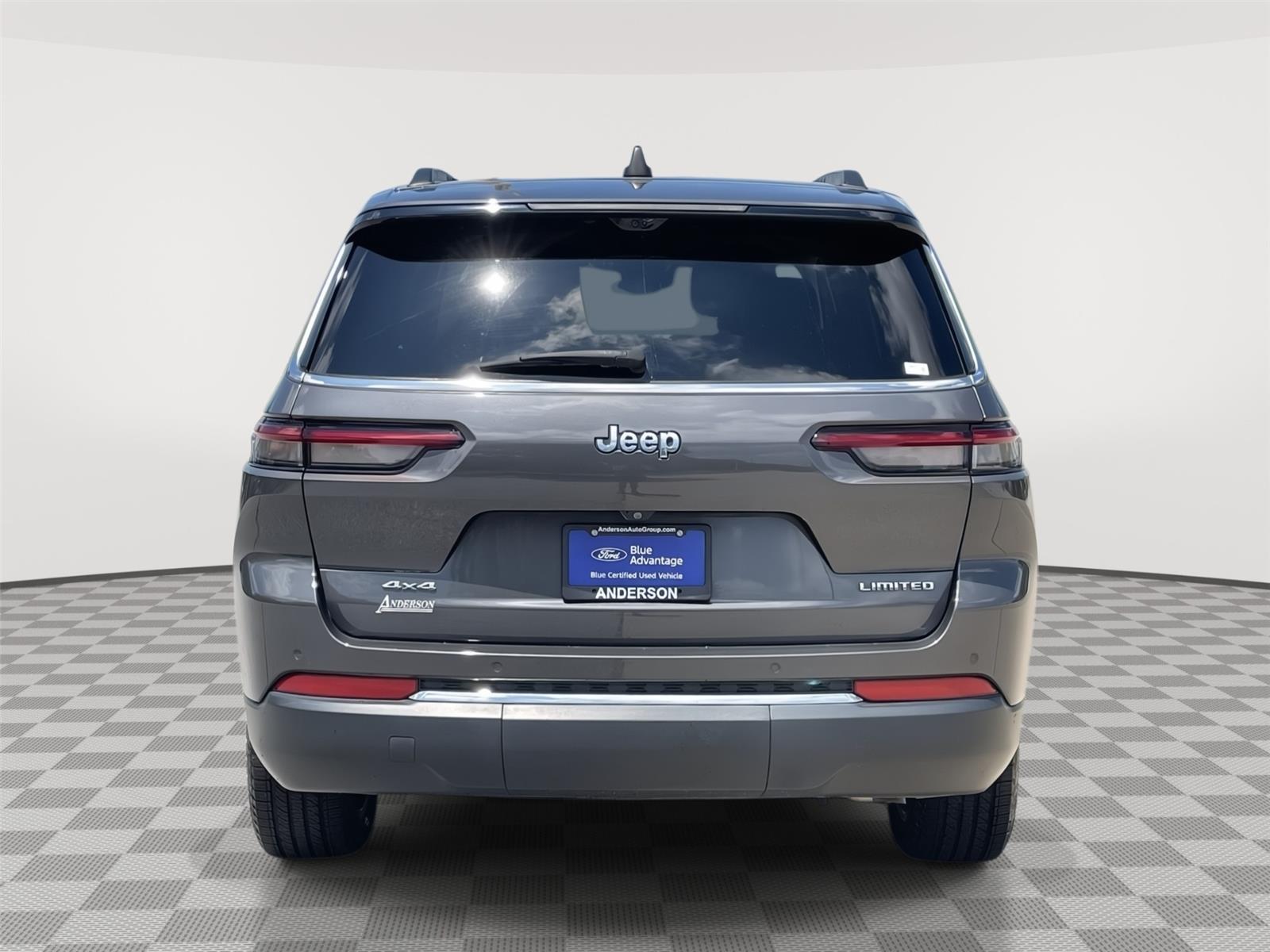Vehicle photo 8