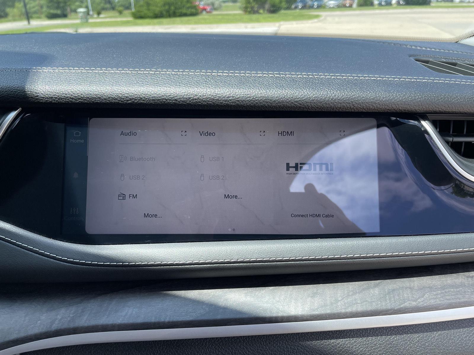 Vehicle photo 20