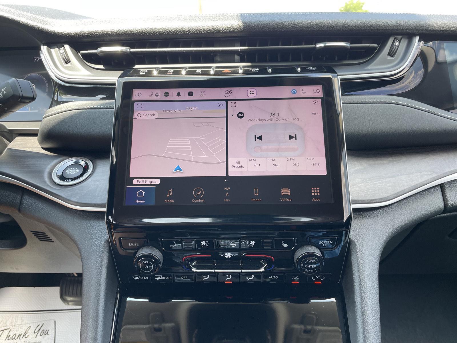 Vehicle photo 25