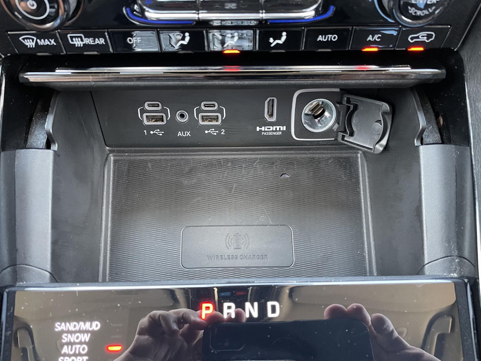 Vehicle photo 32
