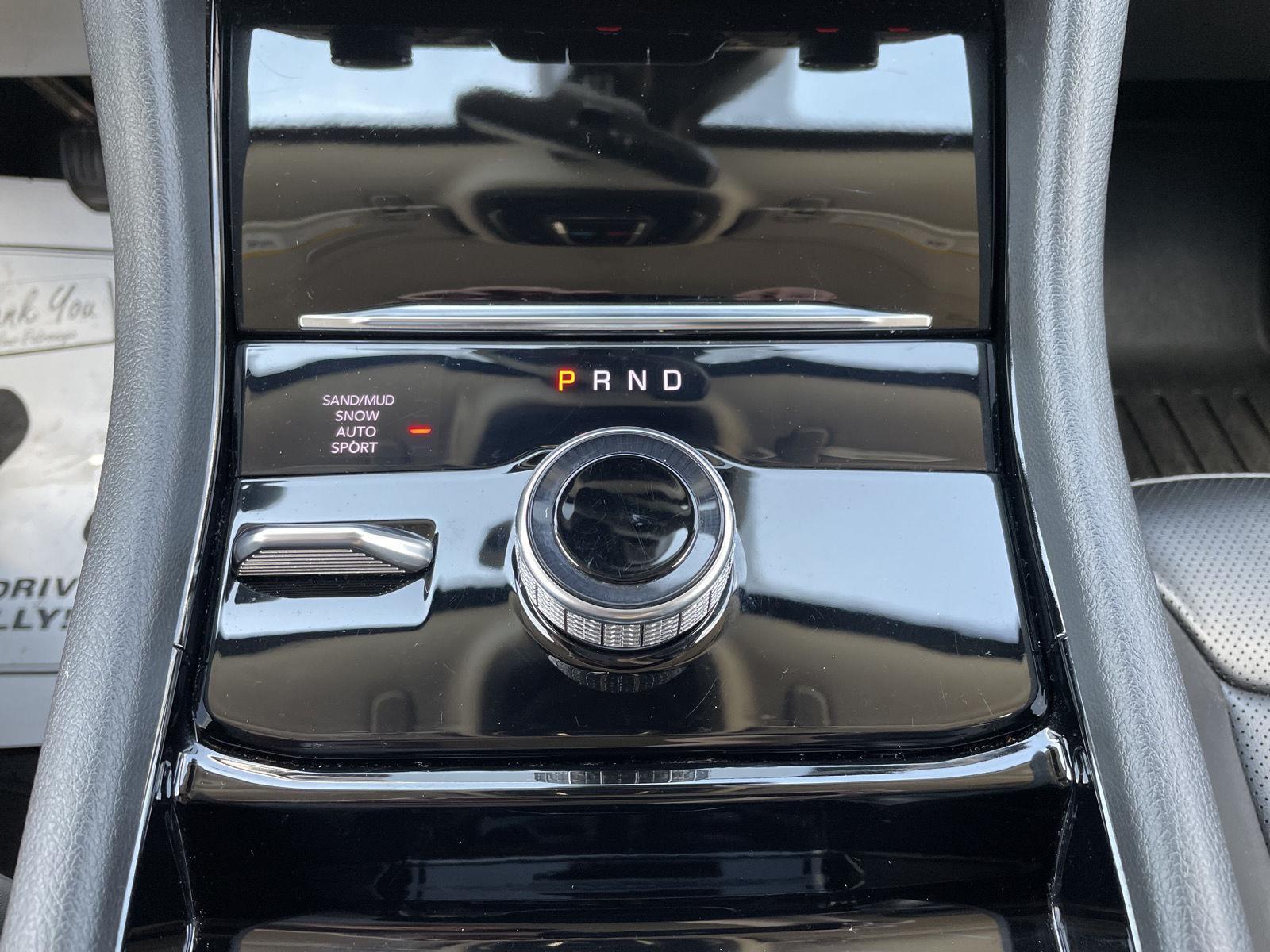 Vehicle photo 34