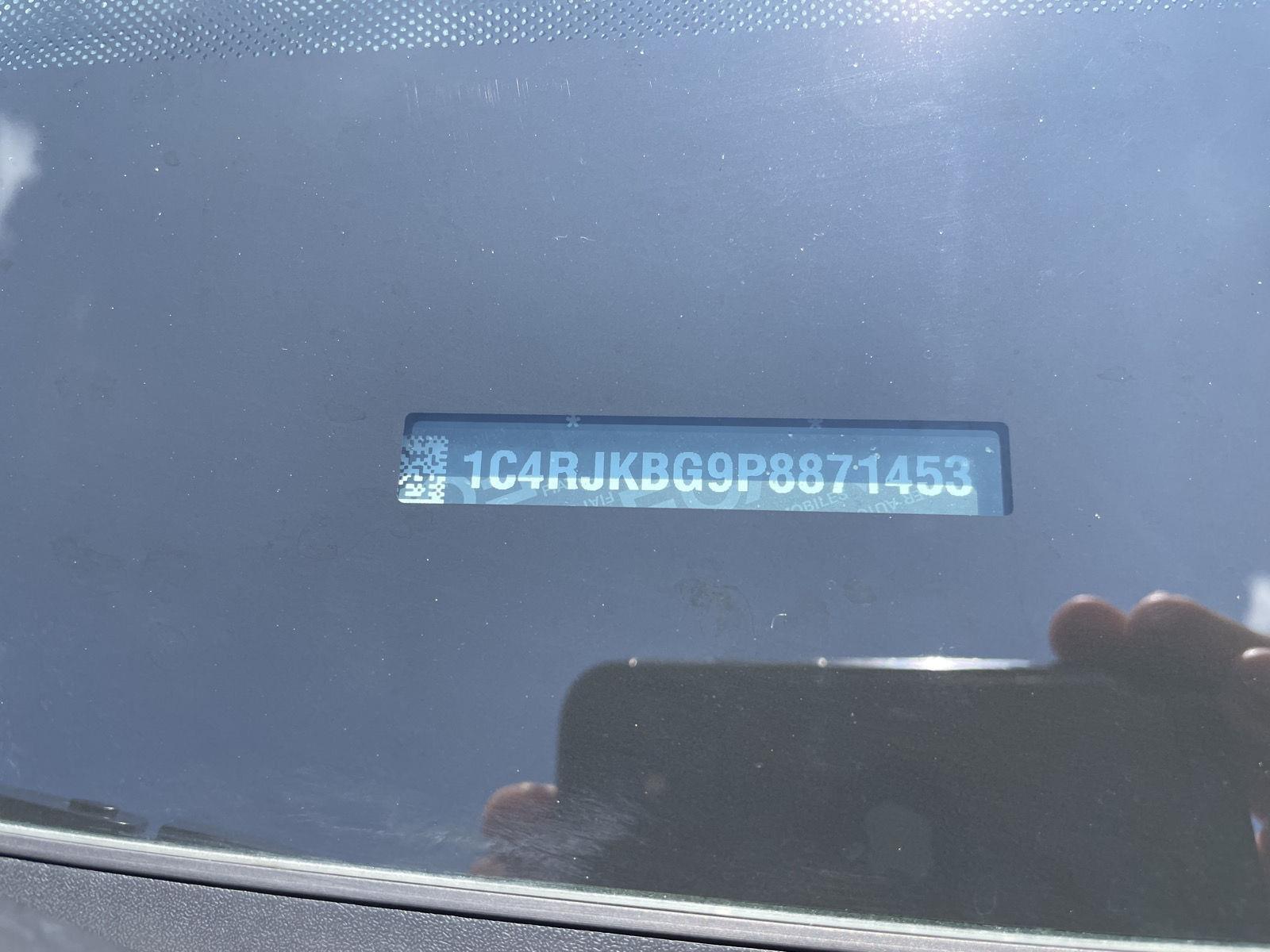 Vehicle photo 37