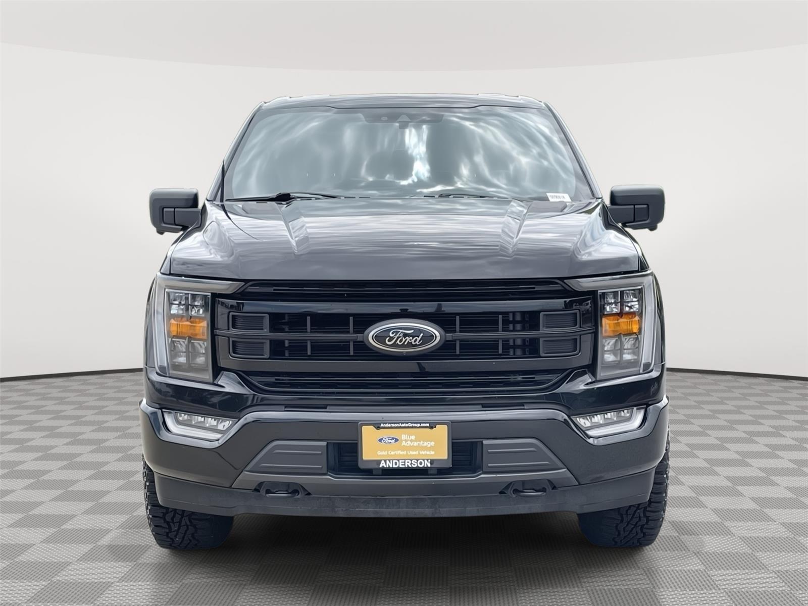 Vehicle photo 4