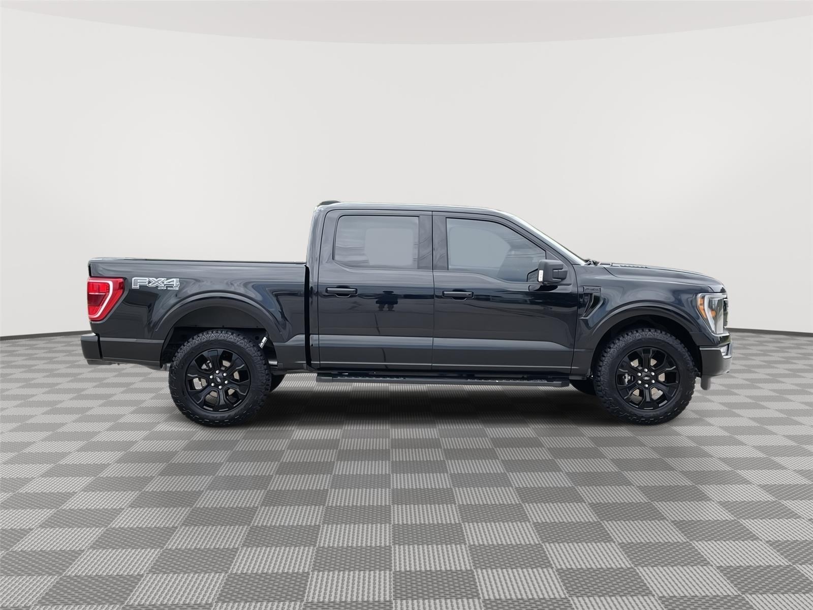 Vehicle photo 6