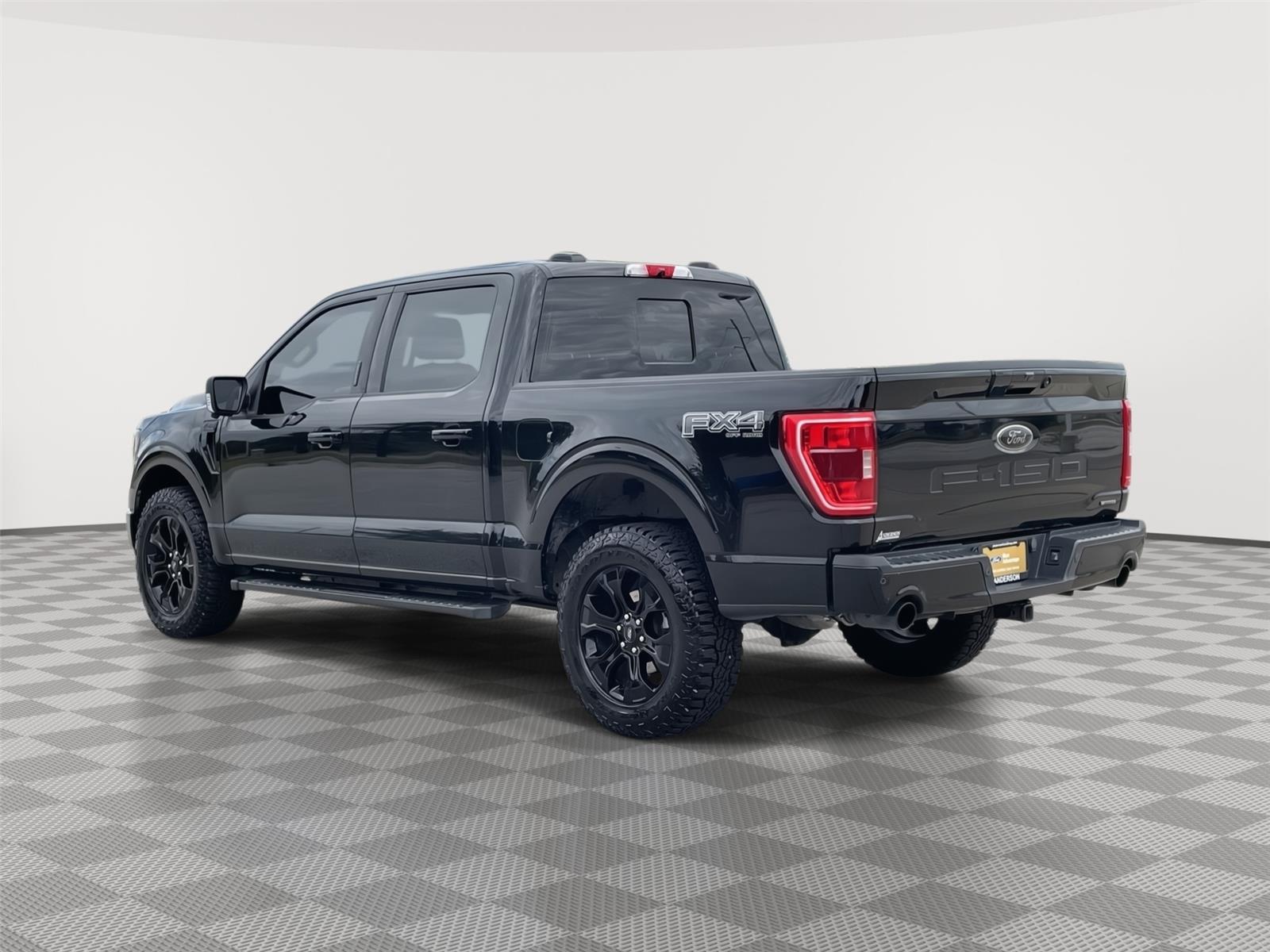Vehicle photo 9