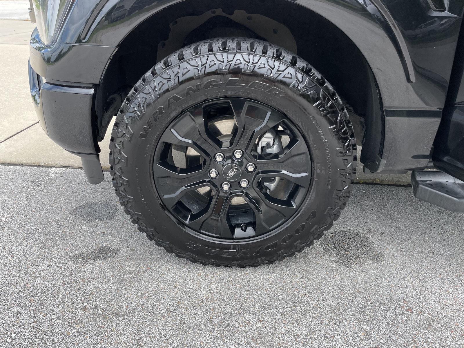 Vehicle photo 10