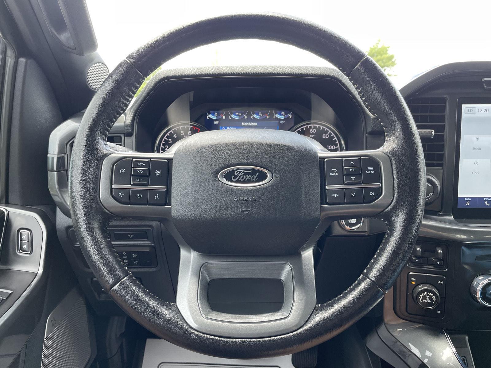 Vehicle photo 12