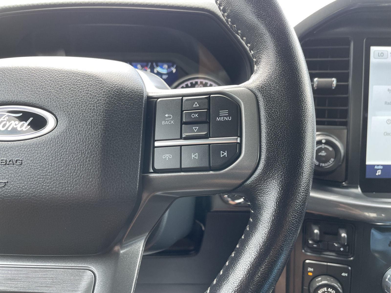 Vehicle photo 14