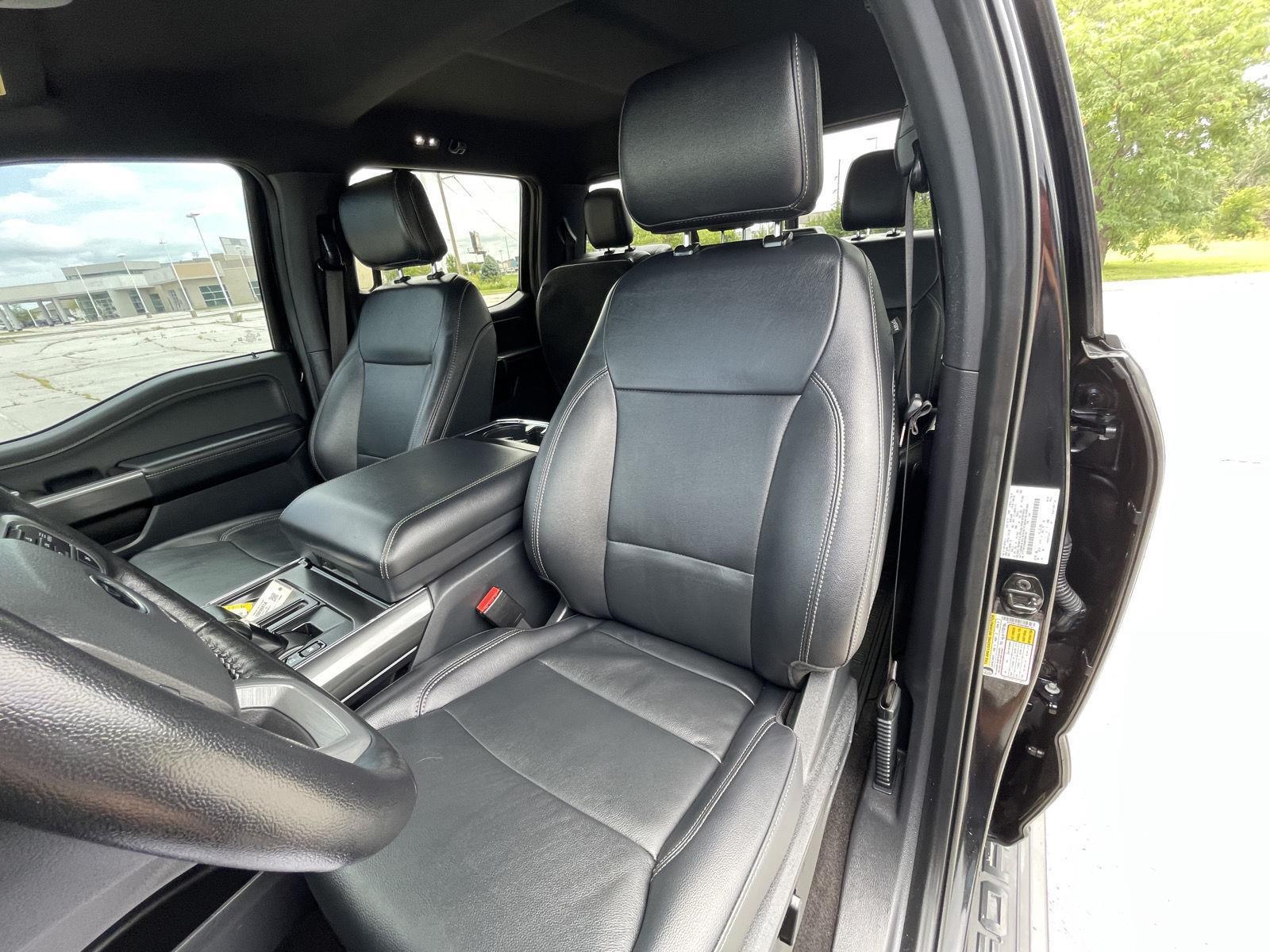 Vehicle photo 18