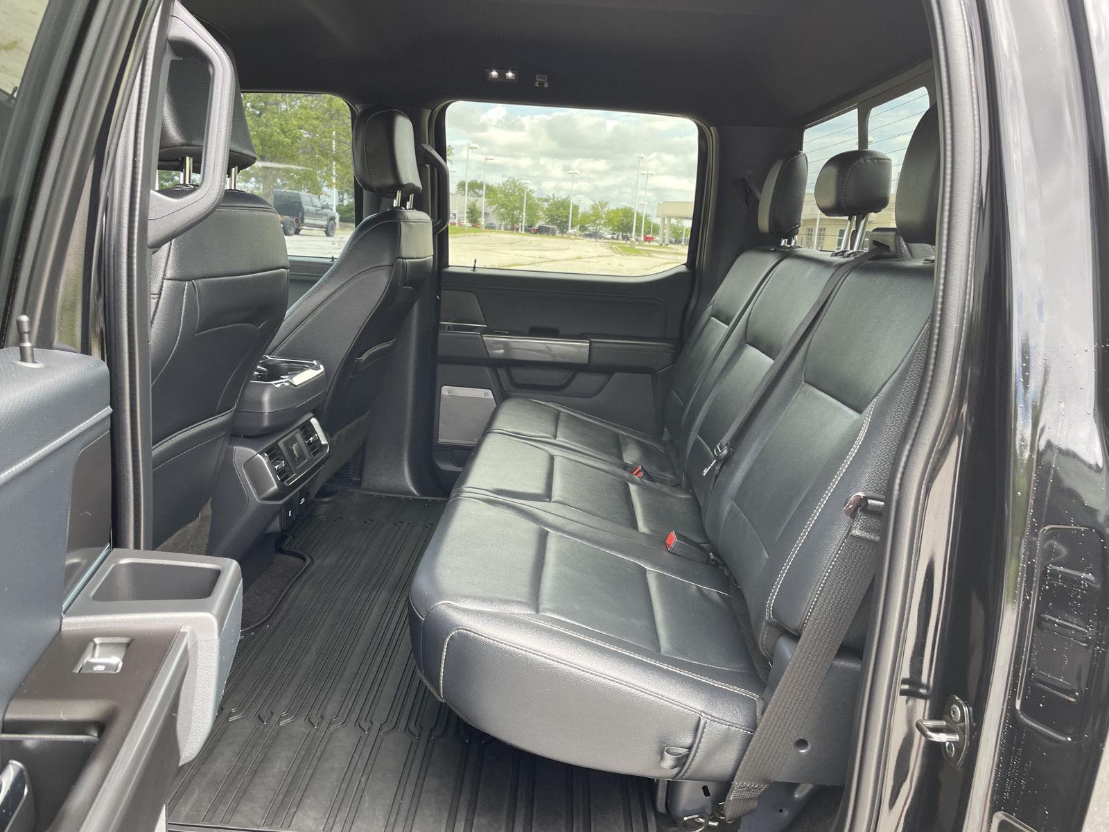 Vehicle photo 20