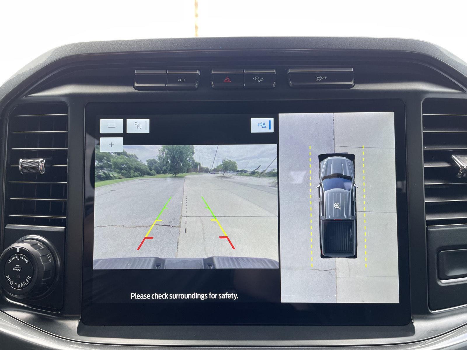 Vehicle photo 23