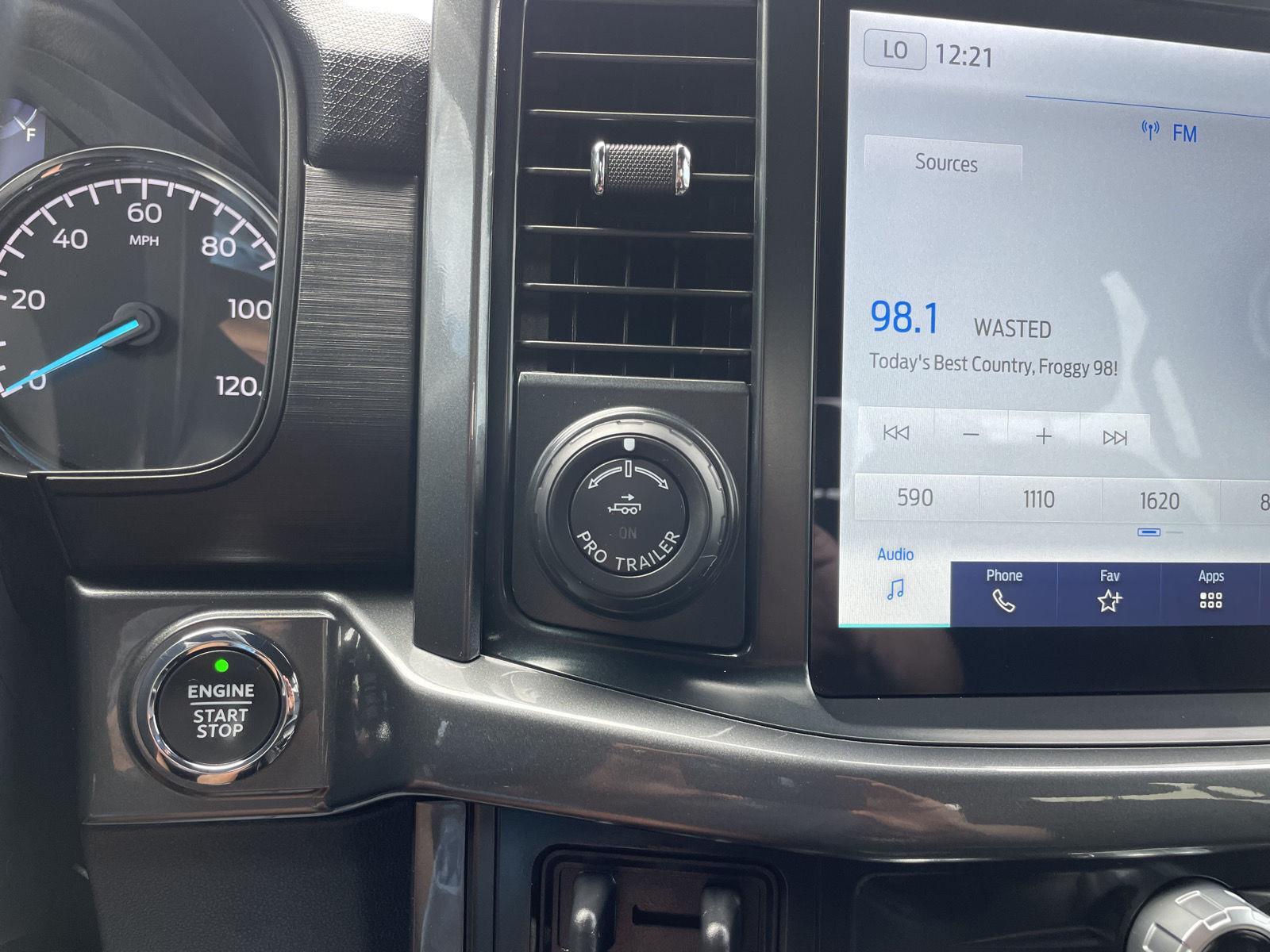 Vehicle photo 28
