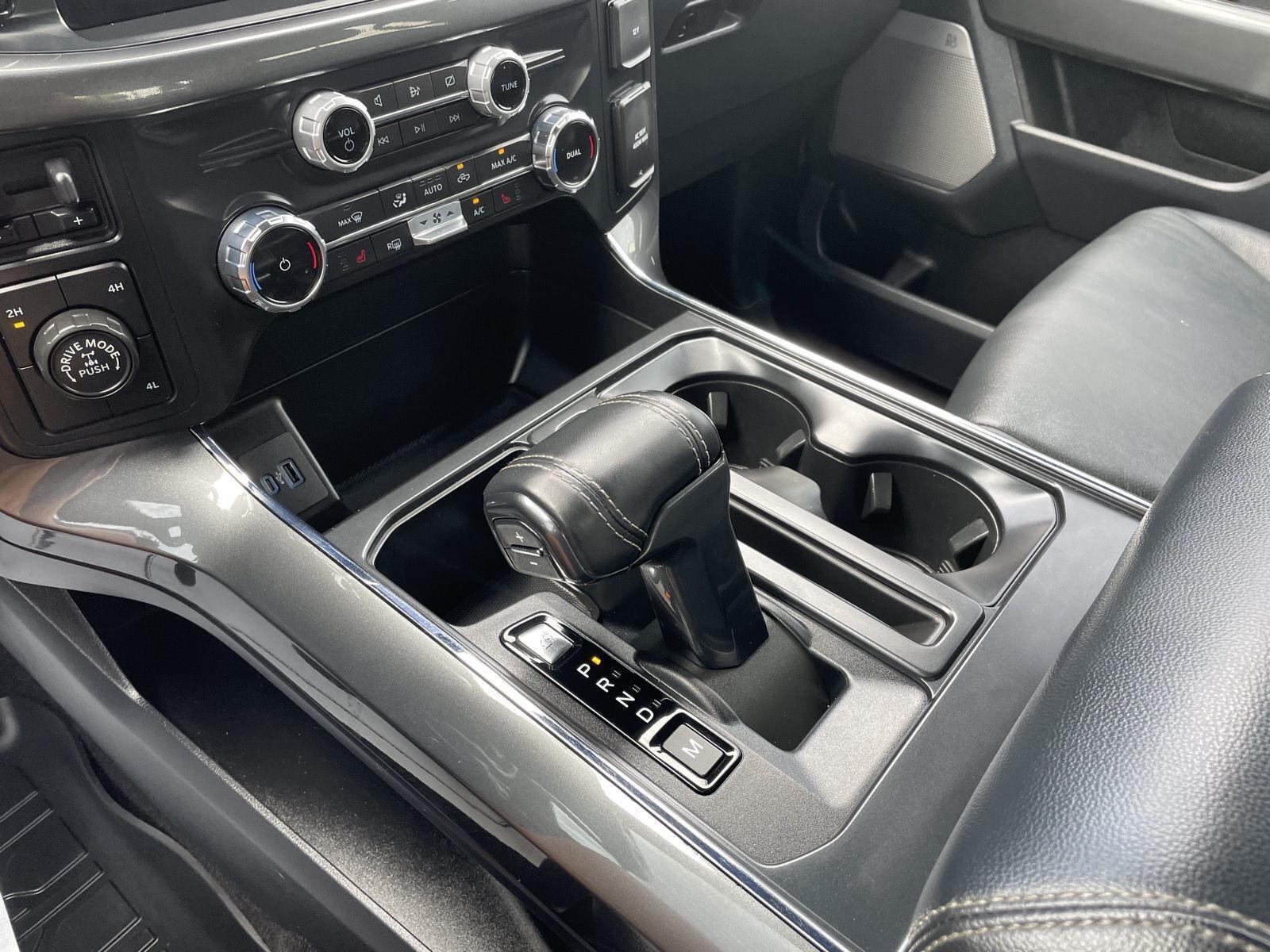 Vehicle photo 32