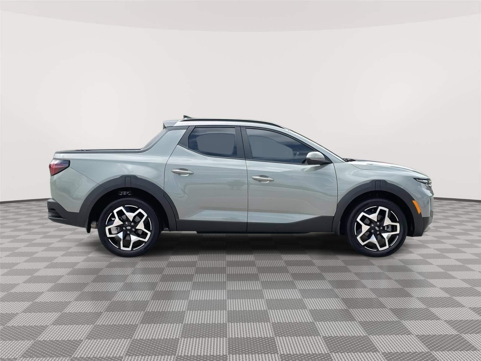 Vehicle photo 6
