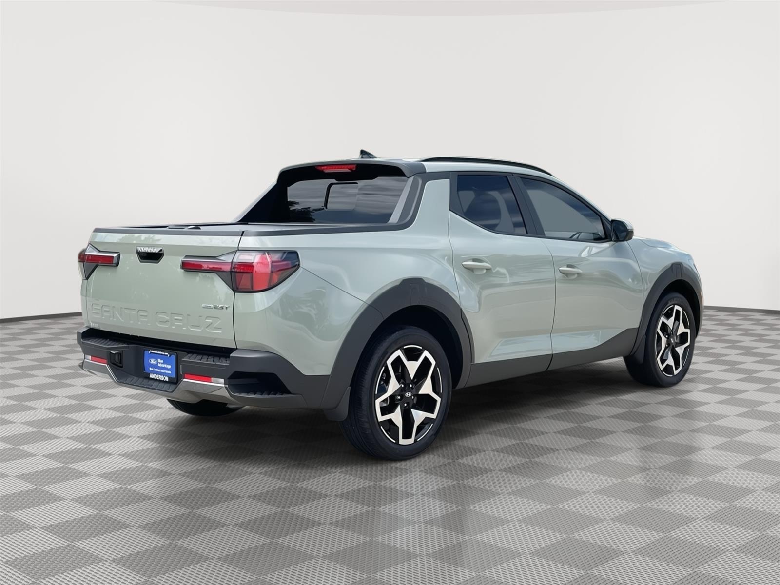 Vehicle photo 7