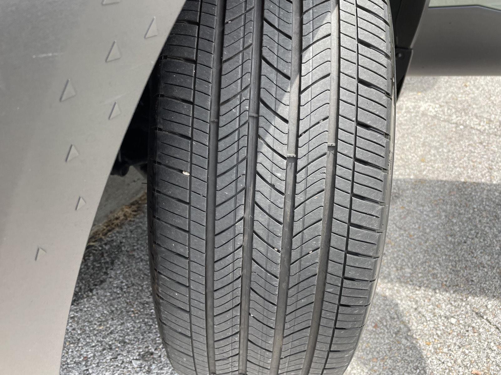 Vehicle photo 11