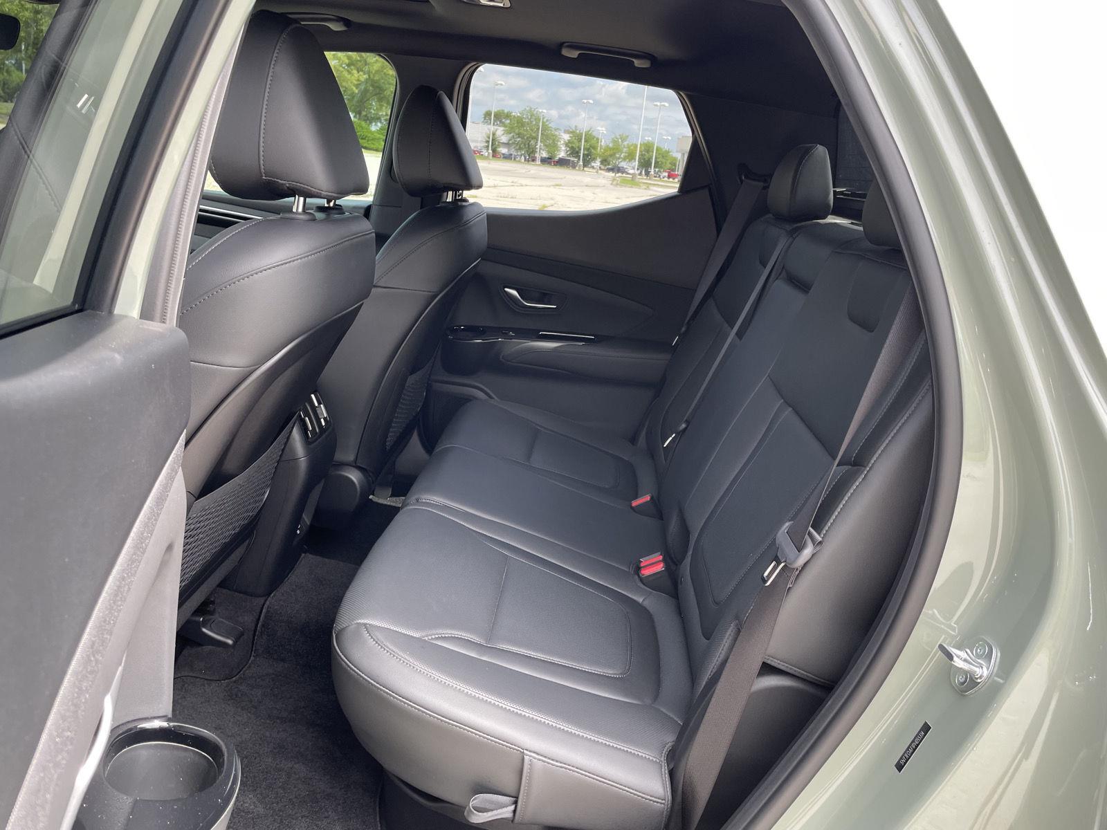 Vehicle photo 20