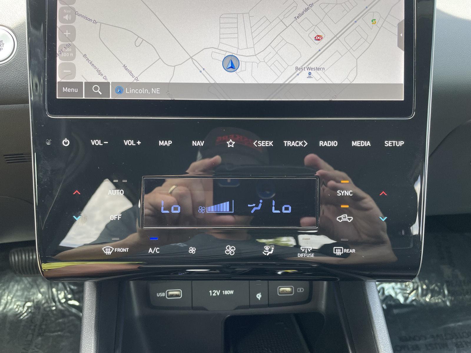 Vehicle photo 27