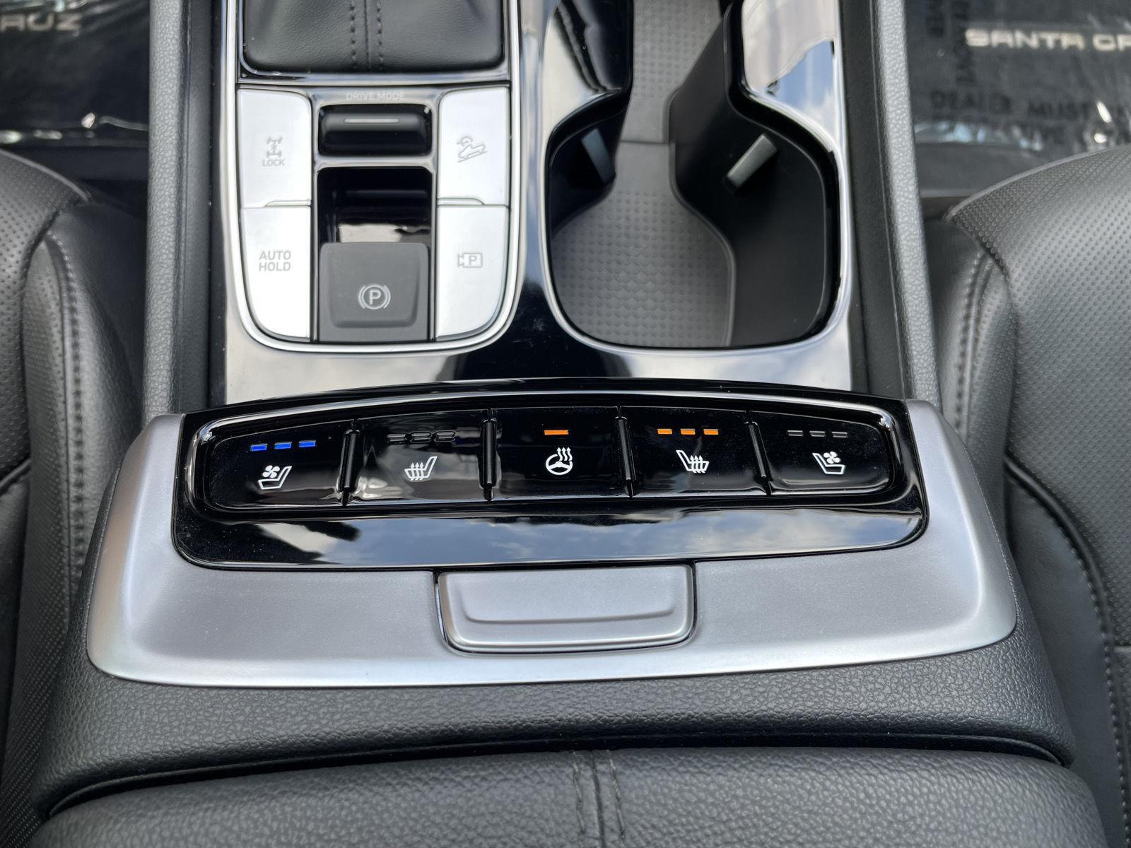 Vehicle photo 28