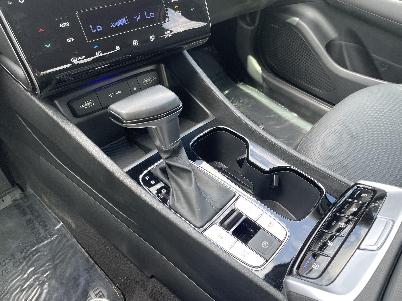 Vehicle photo 31