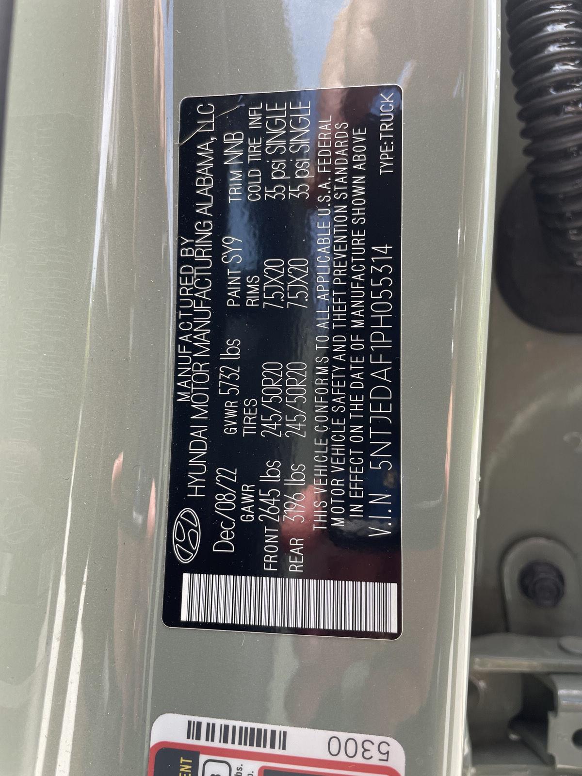 Vehicle photo 33