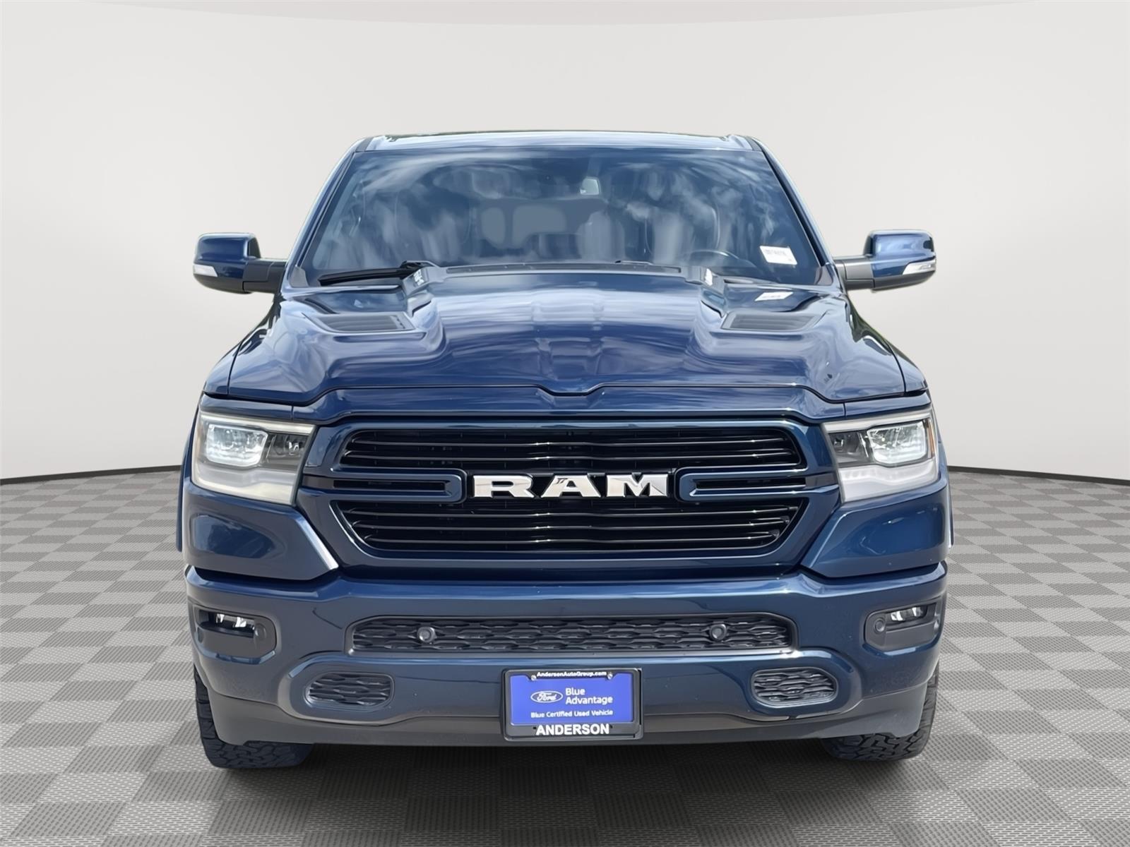 Vehicle photo 4