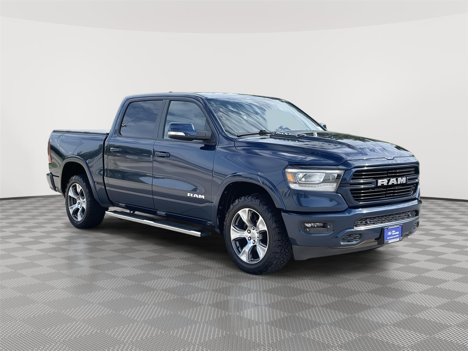 Vehicle photo 5
