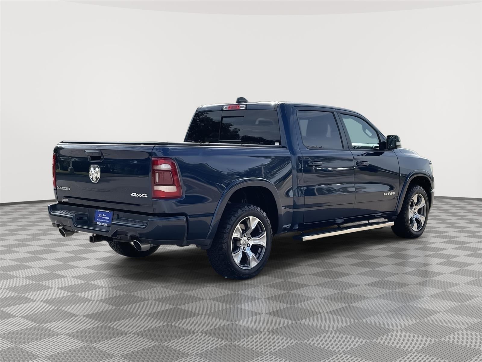 Vehicle photo 7