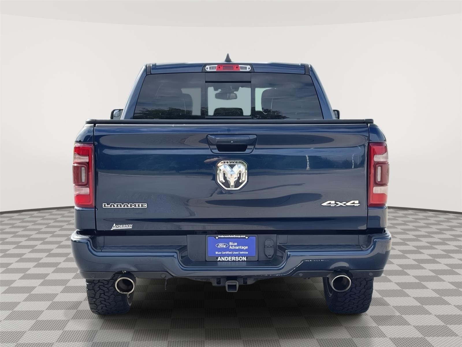 Vehicle photo 8