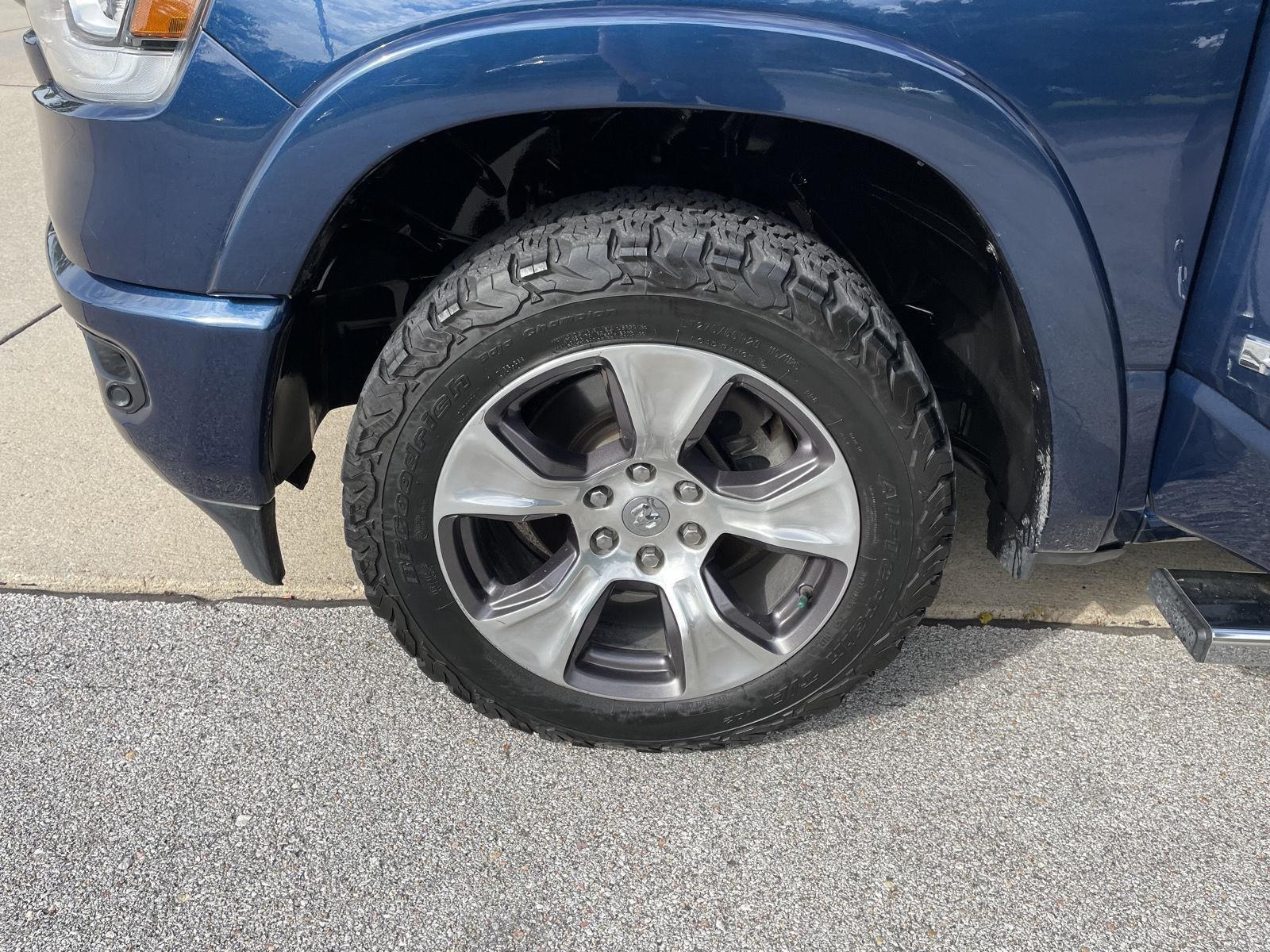 Vehicle photo 10