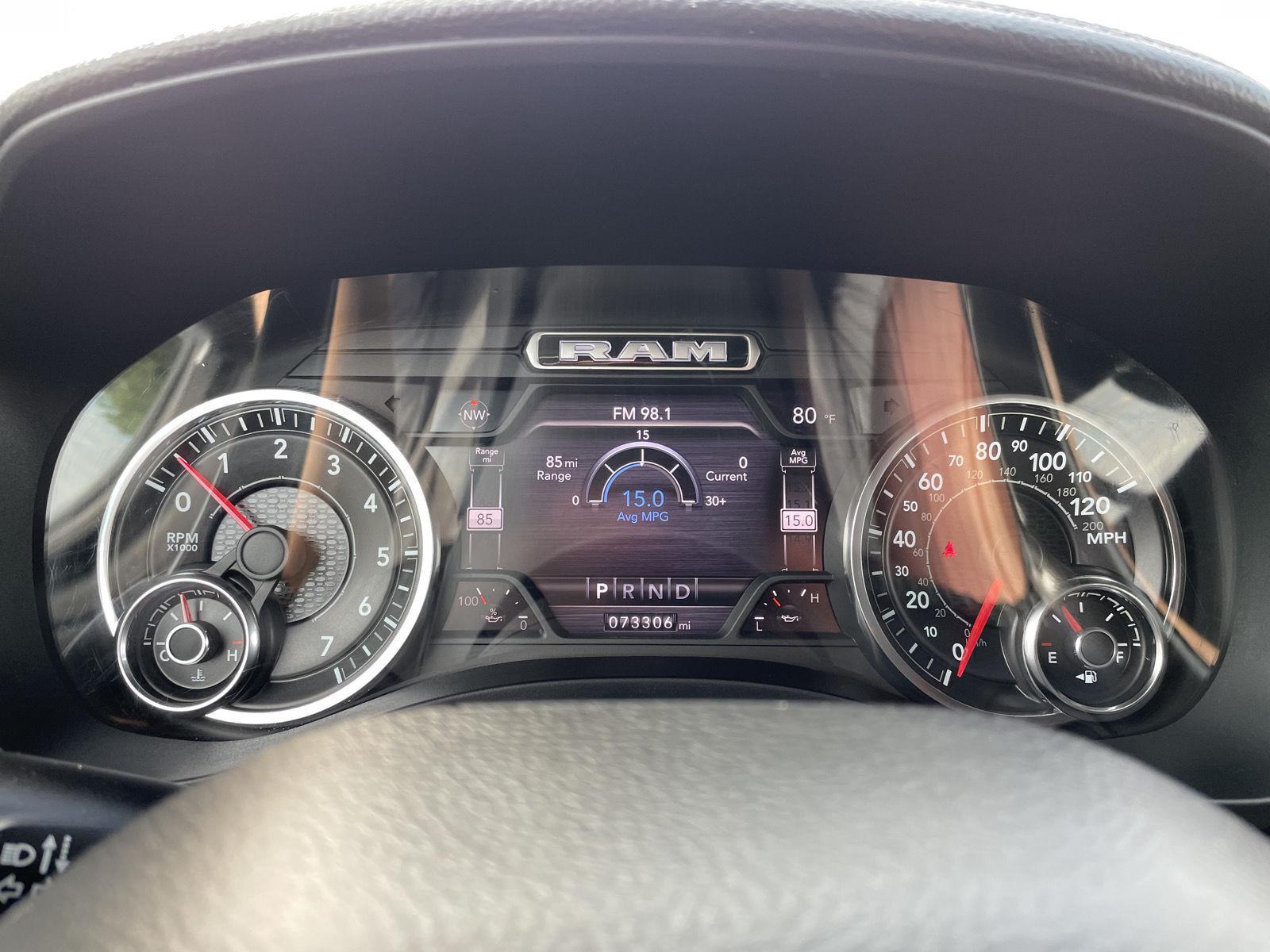Vehicle photo 15