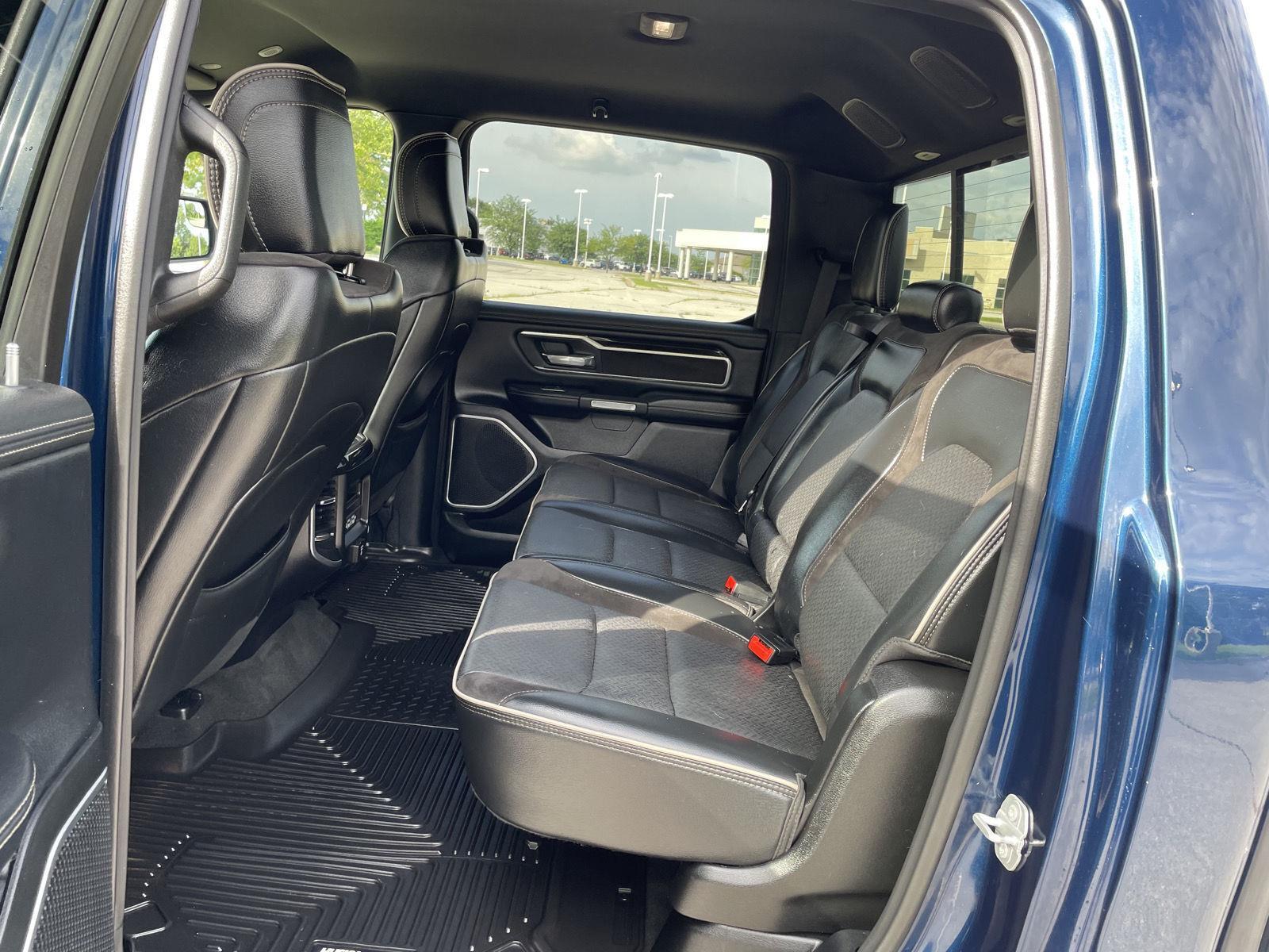 Vehicle photo 20