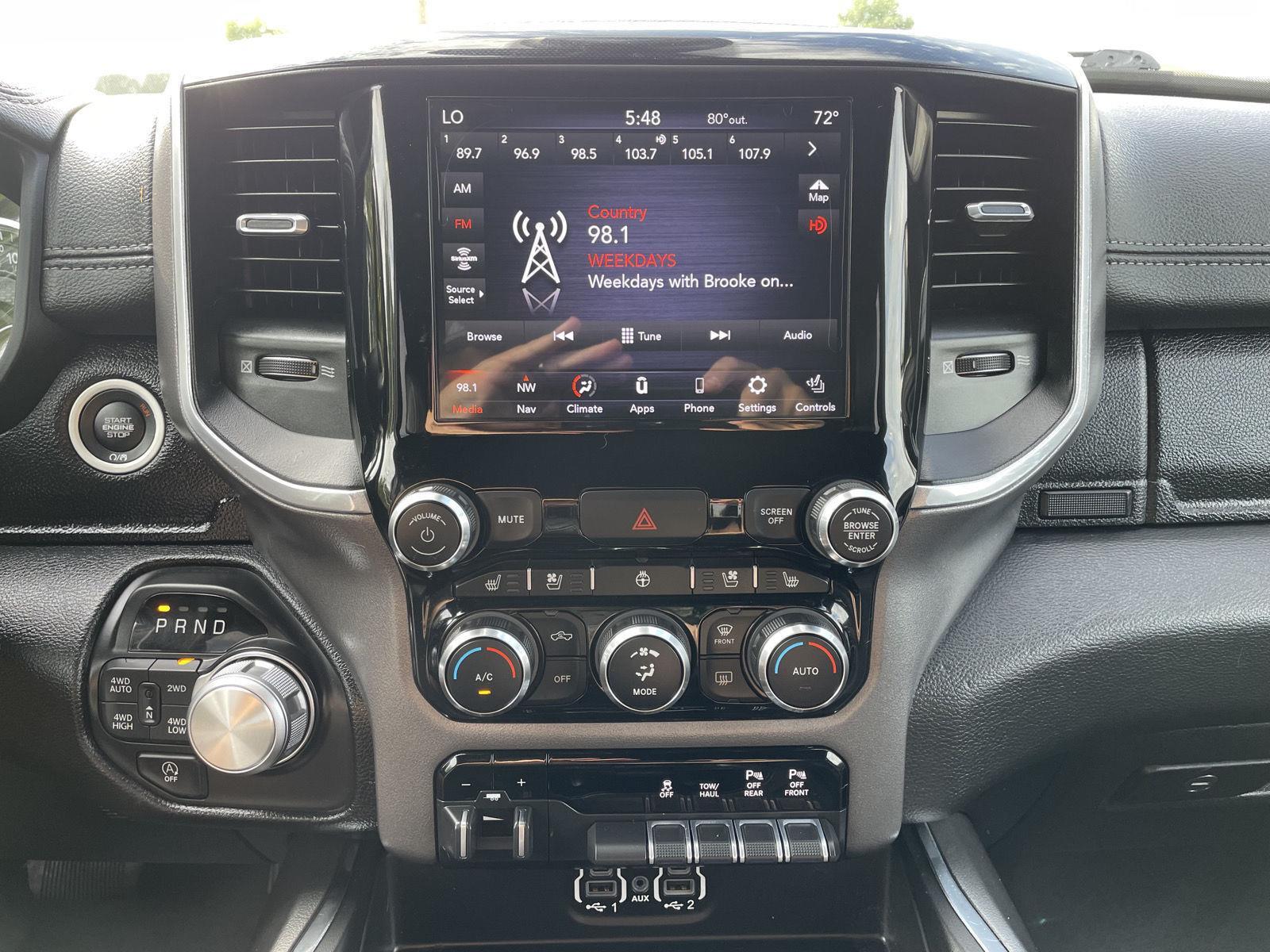 Vehicle photo 22