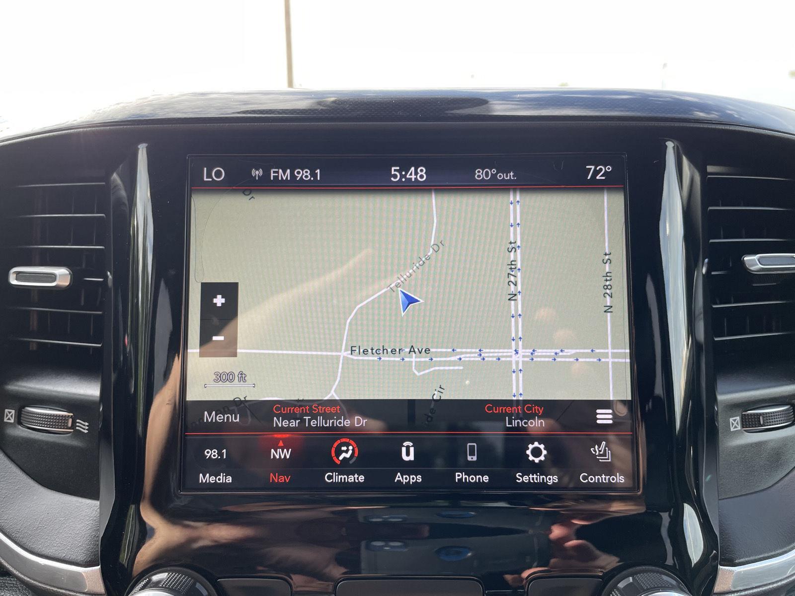 Vehicle photo 24